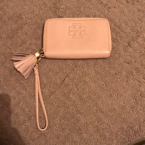 Tory Burch Millennial Pink Wristlet - Picture 1 of 6